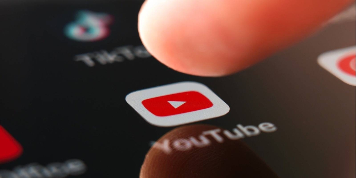Youtube says will flag AI-generated content