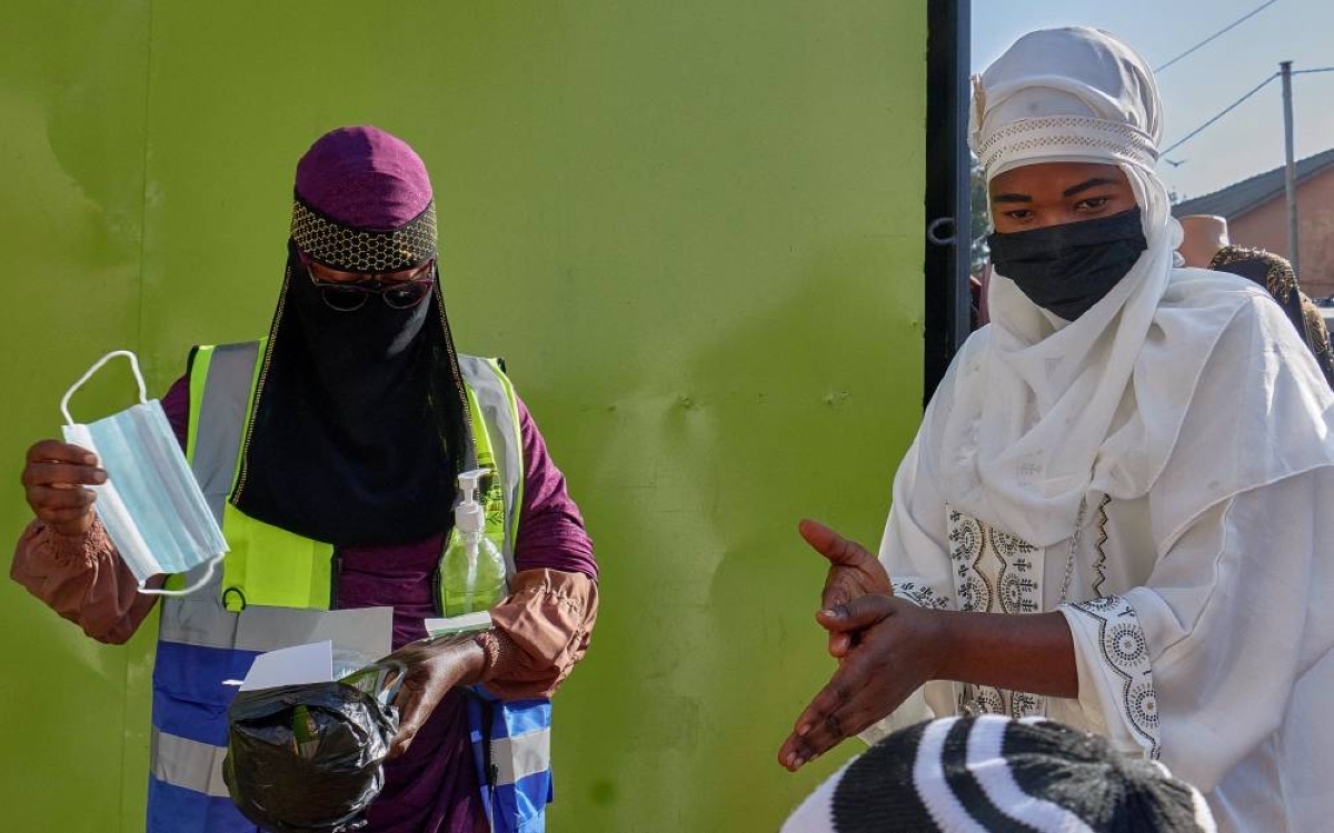 ‘Breakneck’ Ebola epidemic in DRC outpaces world’s response