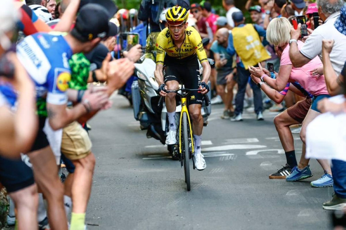 Kuss wins Giro stage 19 to complete Grand Tour trilogy, Vingegaard retains lead