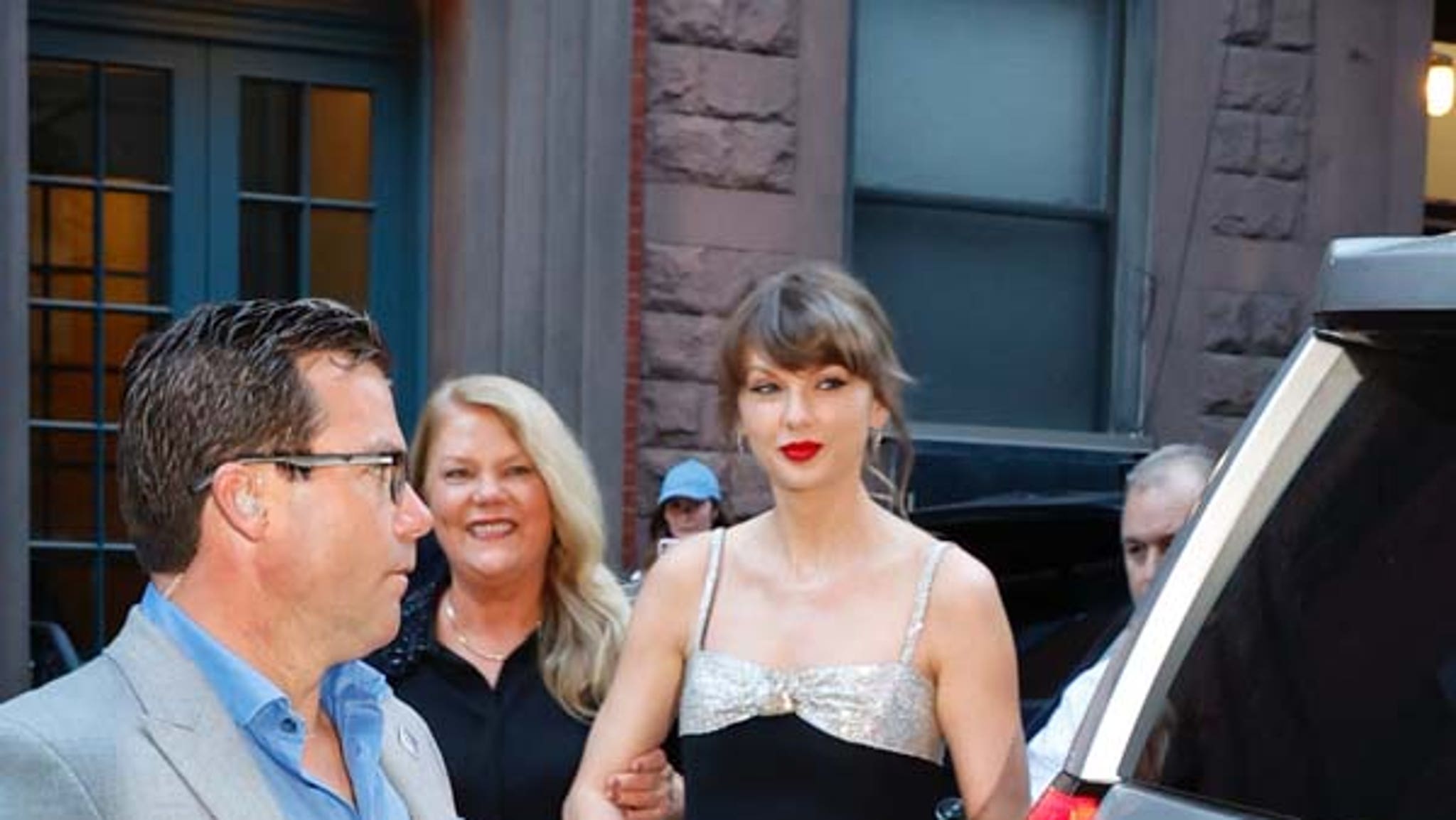 Taylor Swift Steps Out for Family Dinner in NYC
