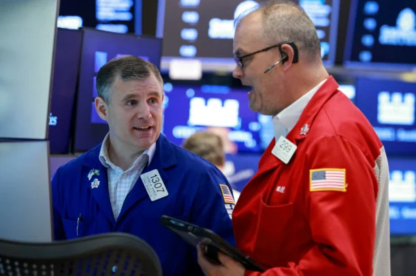 Stocks fall sharply as strong jobs data fuels rate hike b…