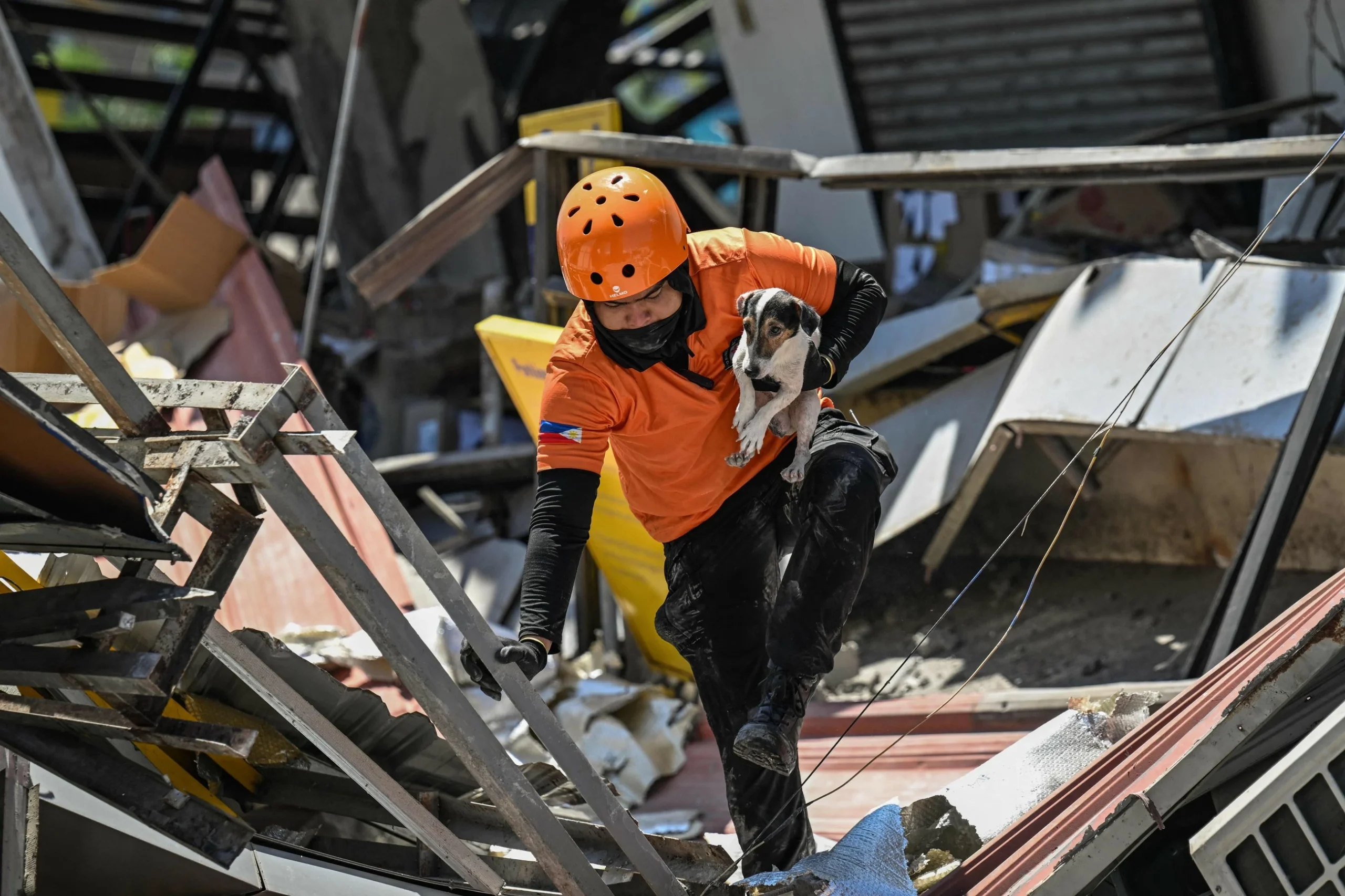 UAE President offers condolences to President of Philippi…