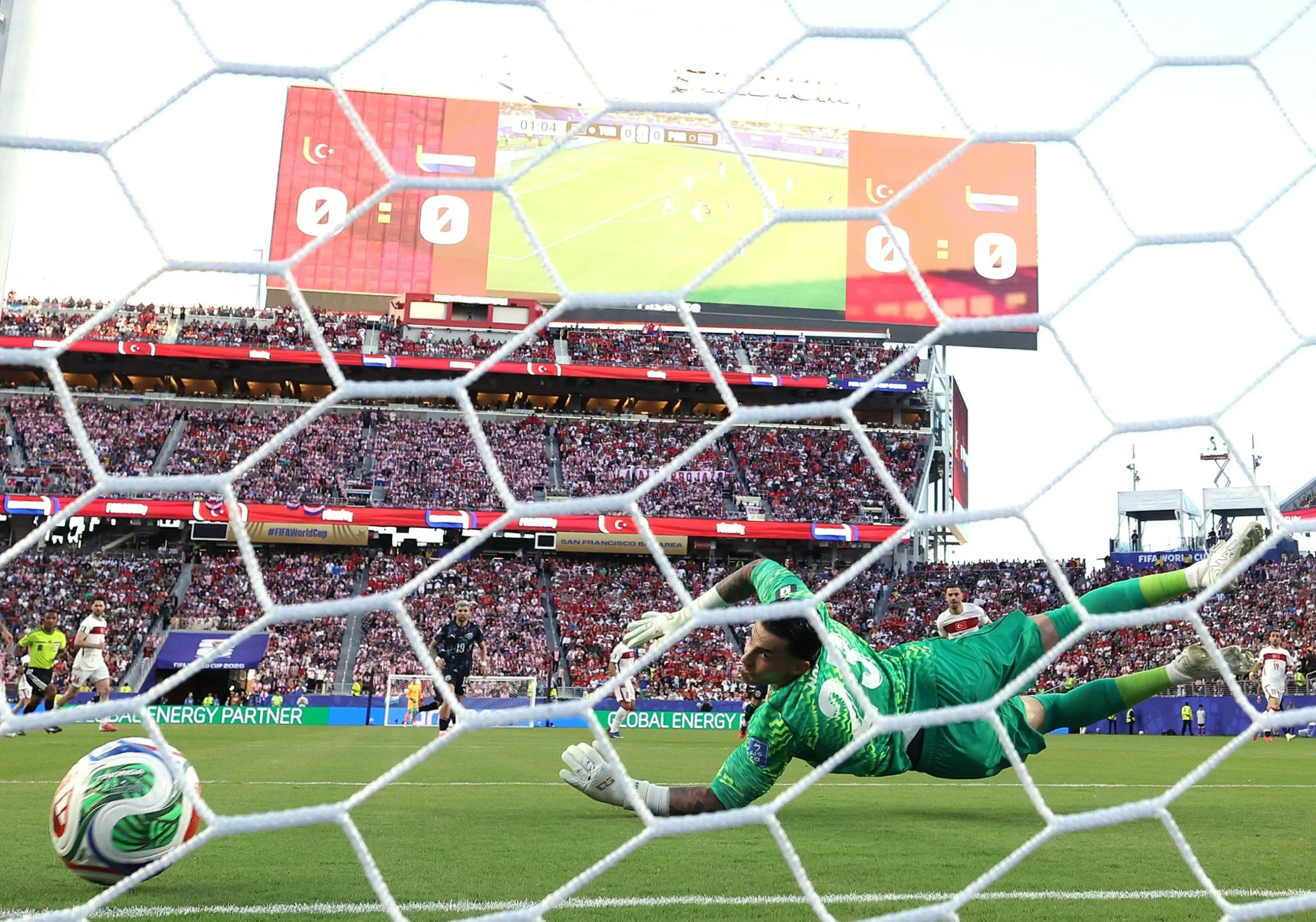 Ten-man Paraguay eliminate Turkey with never-say-die 1-0 win
