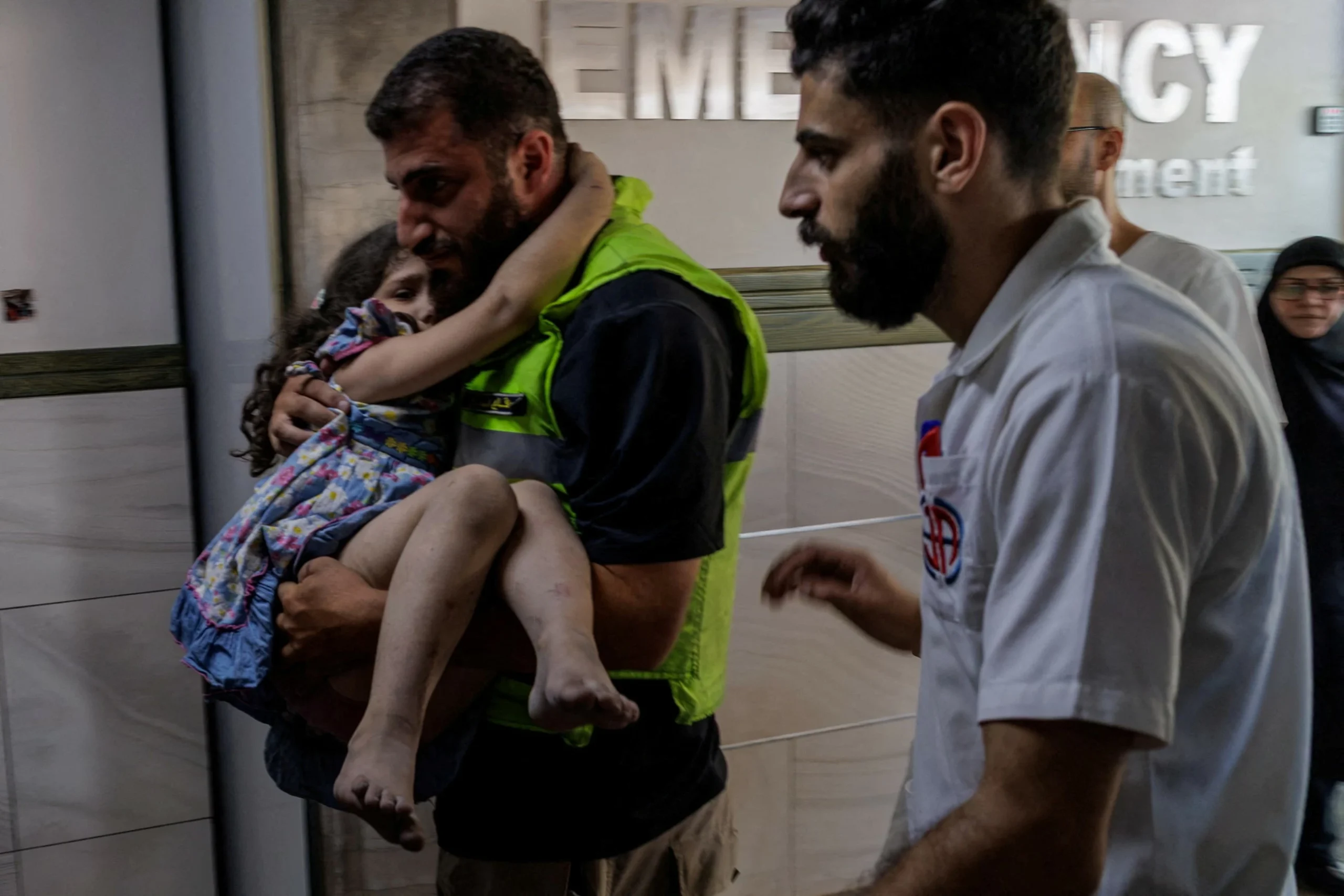 Israeli strikes kill 10 in Lebanon after truce