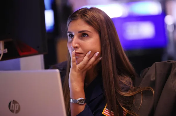 Global stocks steady, oil prices fall as Iran peace talks progress
