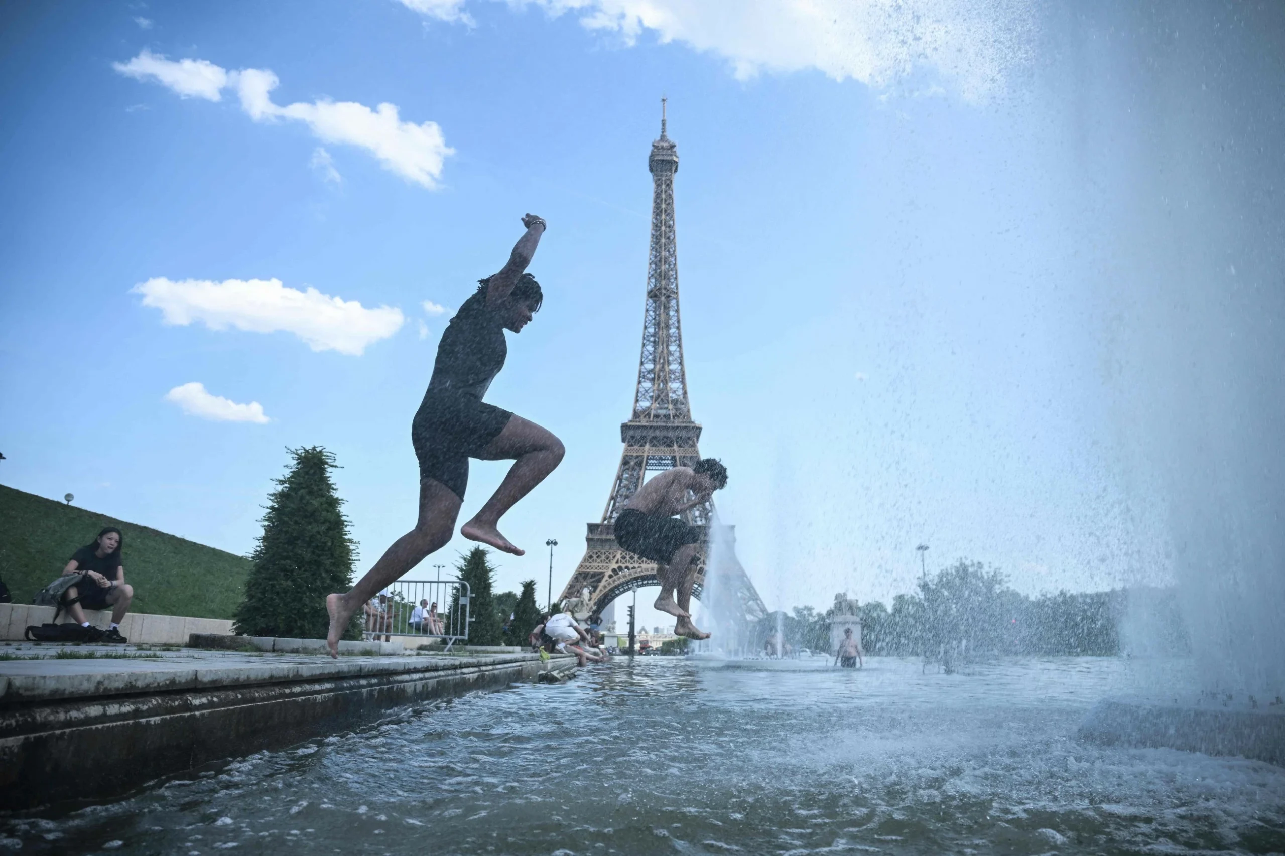 Thirteen drown across France as people seek relief from E…
