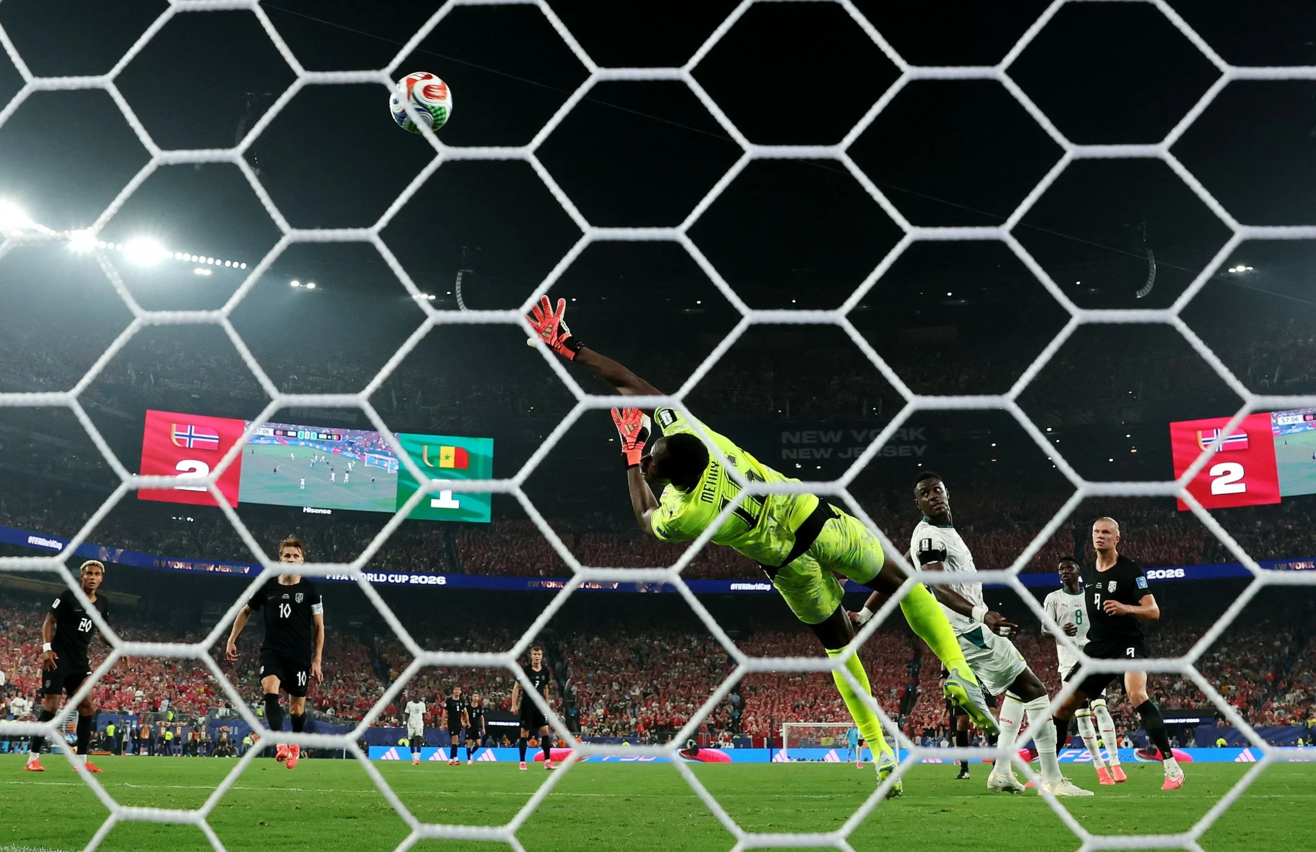 Norway beats Senegal 3-2 to reach World Cup round of 32