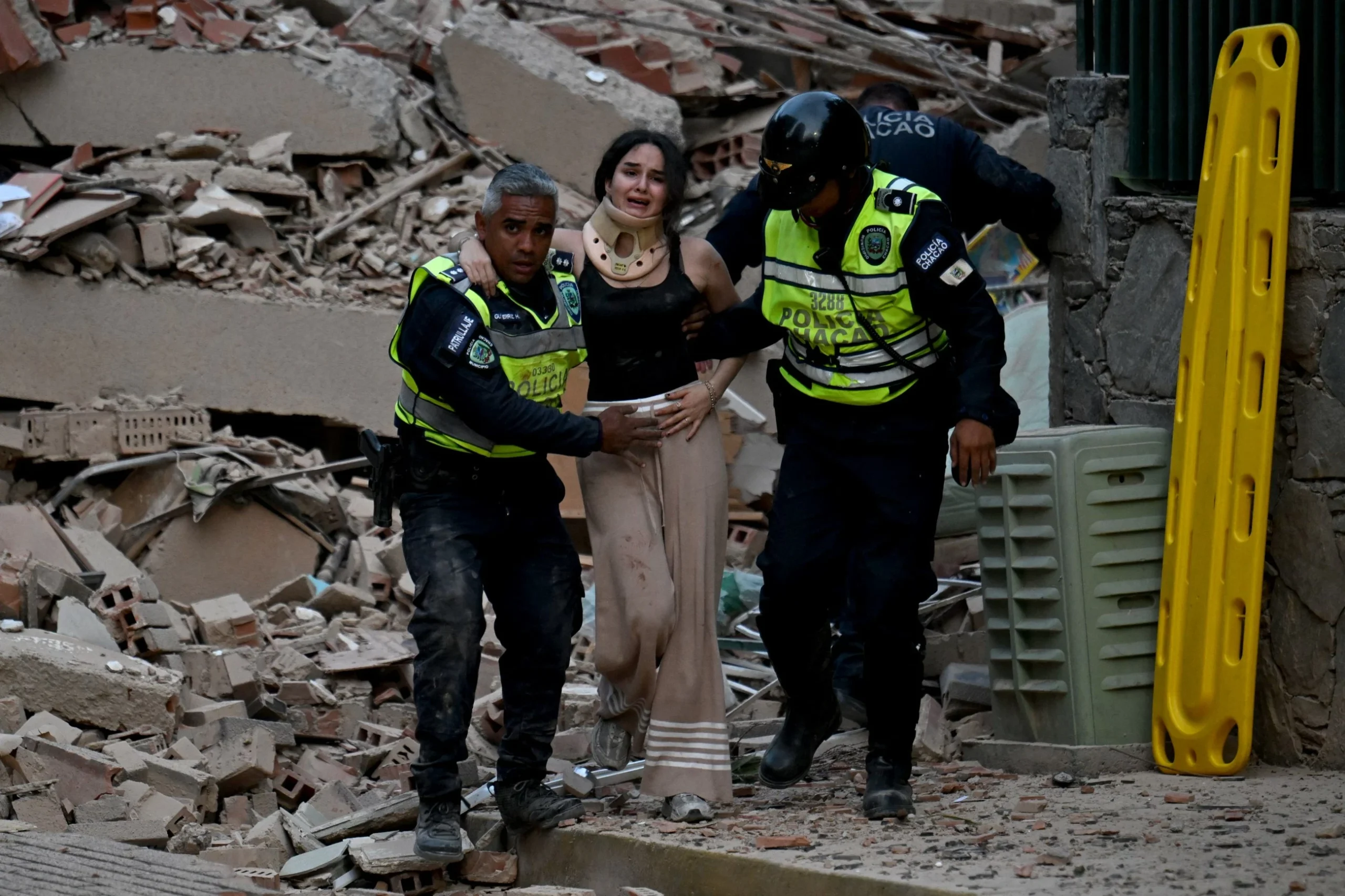 World sends rescuers, aid as Venezuela reels from deadly earthquakes
