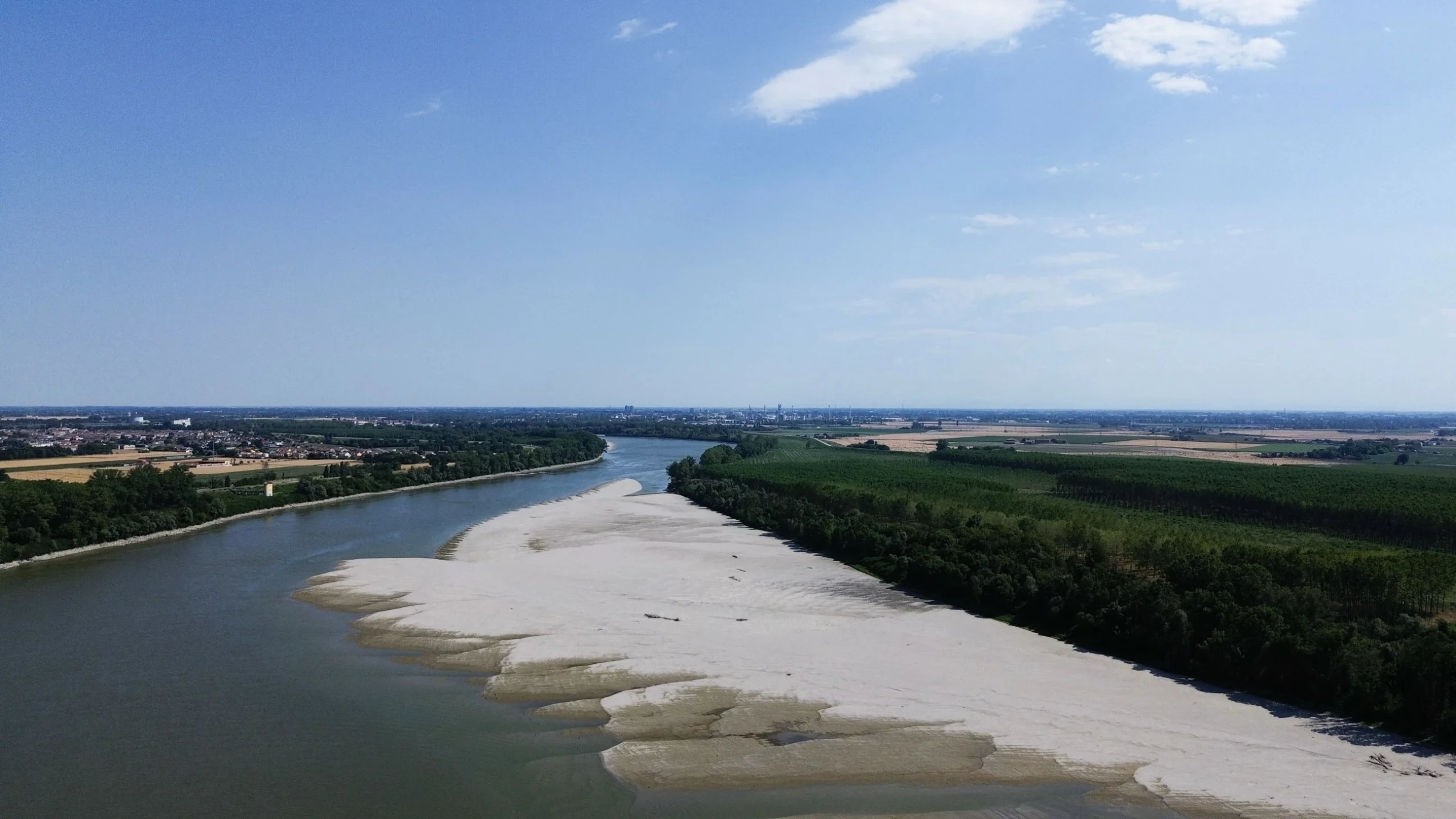 Farmers fear drought as Italy’s longest river runs dry