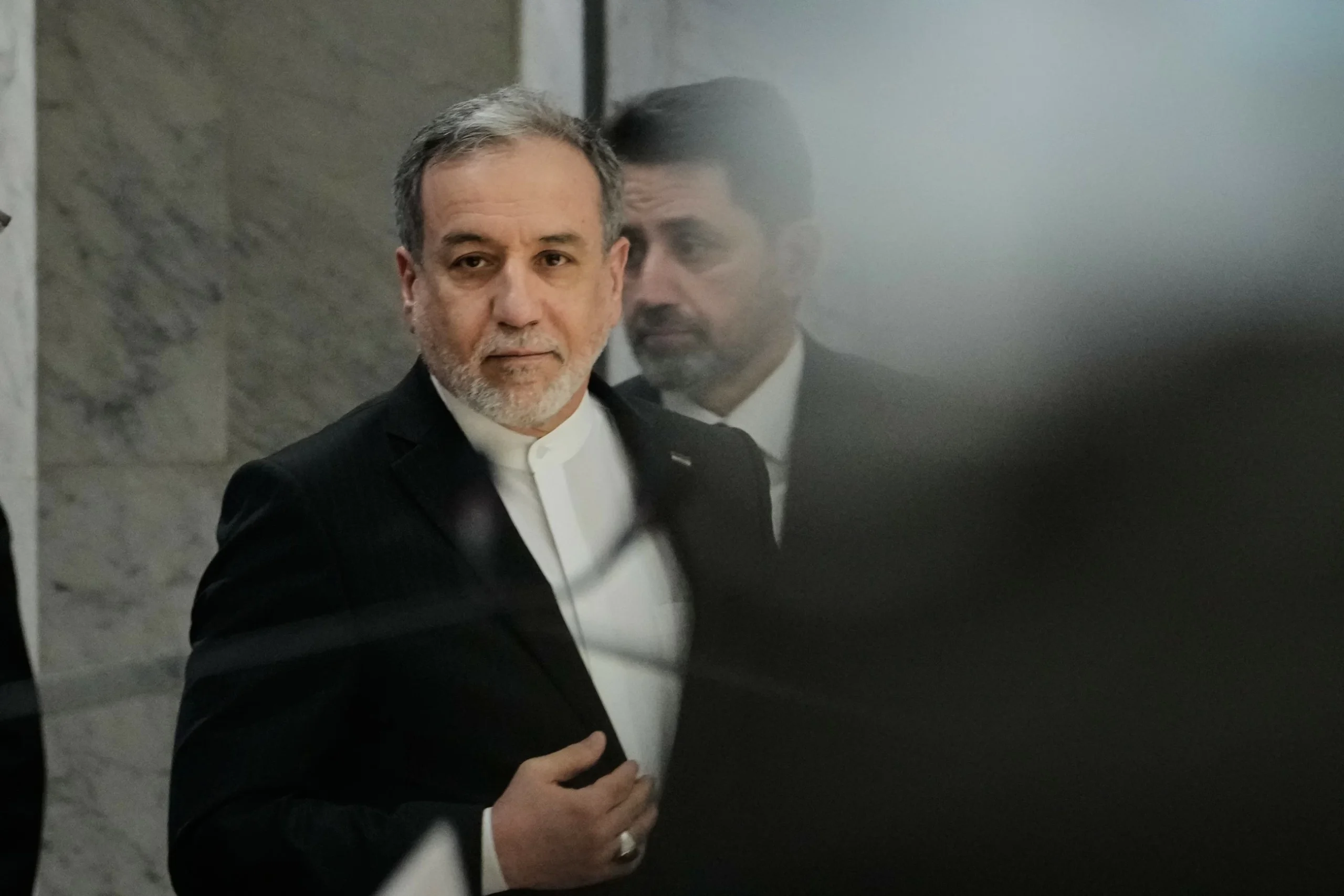 Iran FM calls for a security framework with Gulf countries