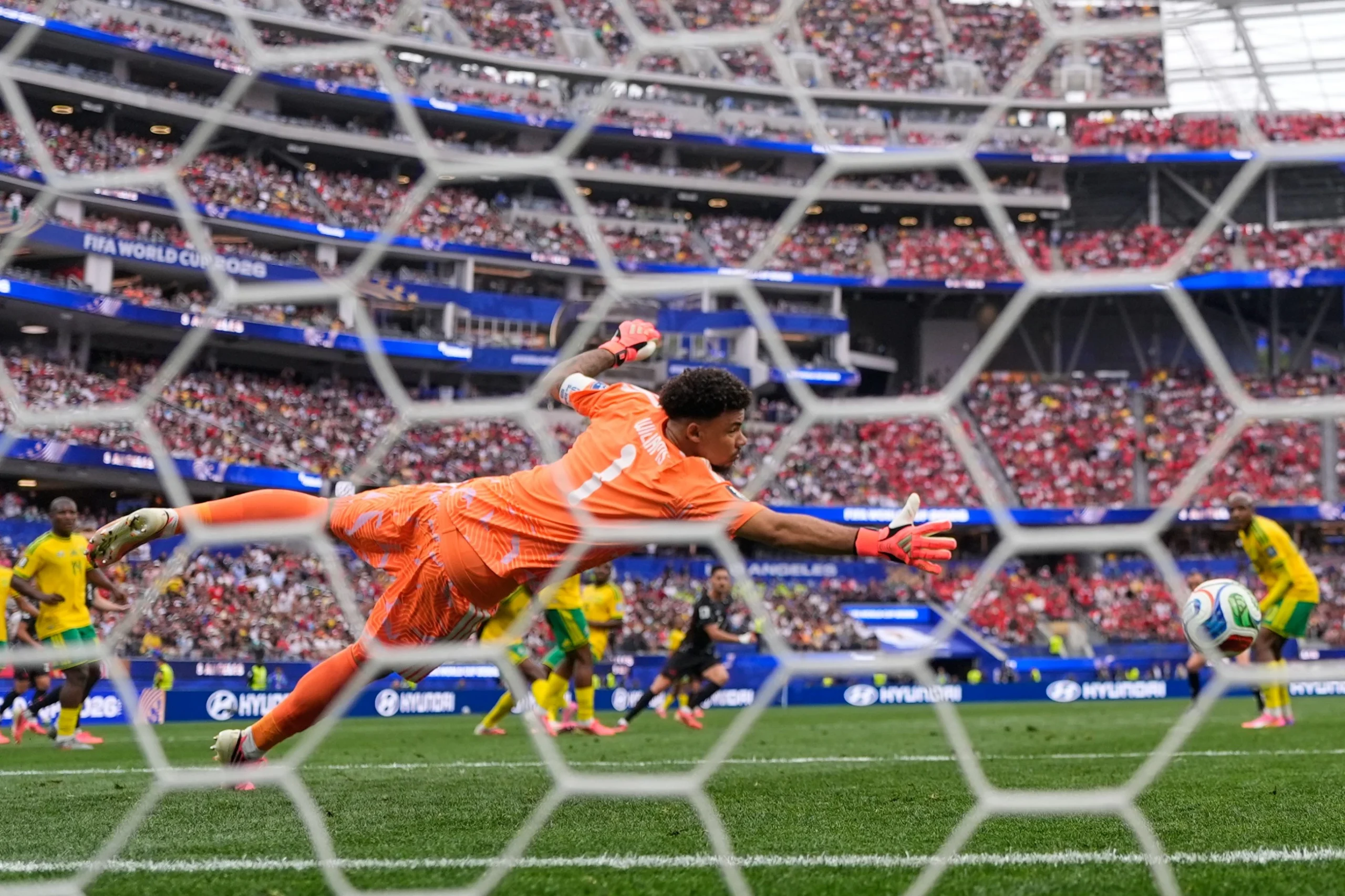 Canada beats South Africa 1-0 in World Cup’s first knockout match