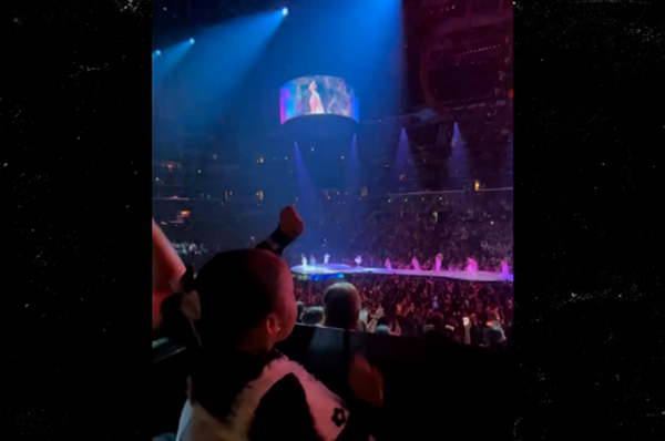‘Wicked’ Child Actress Cesily Collette Taylor Fangirls at Ariana Grande Concert