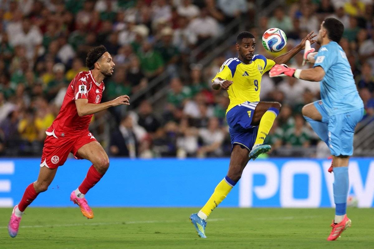 Tunisia suffers heavy defeat to Sweden