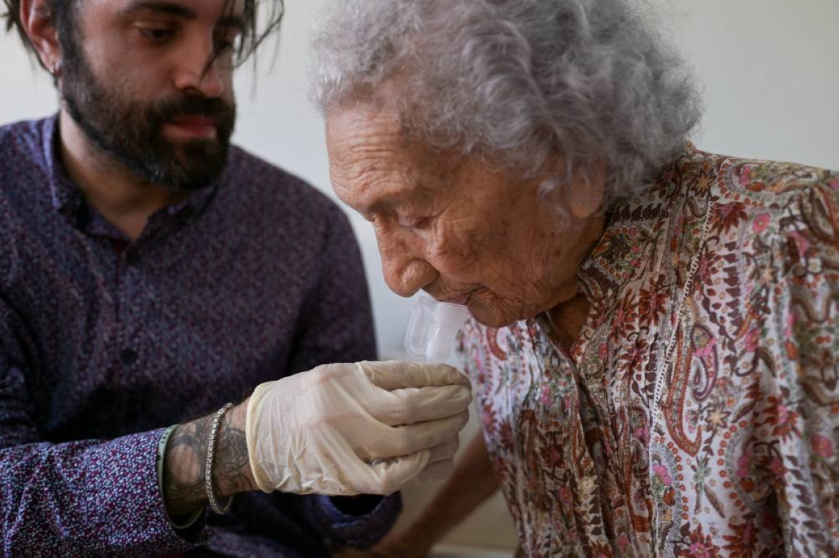 Scientists seek clues to longevity from three Brazilian sisters, each over 100