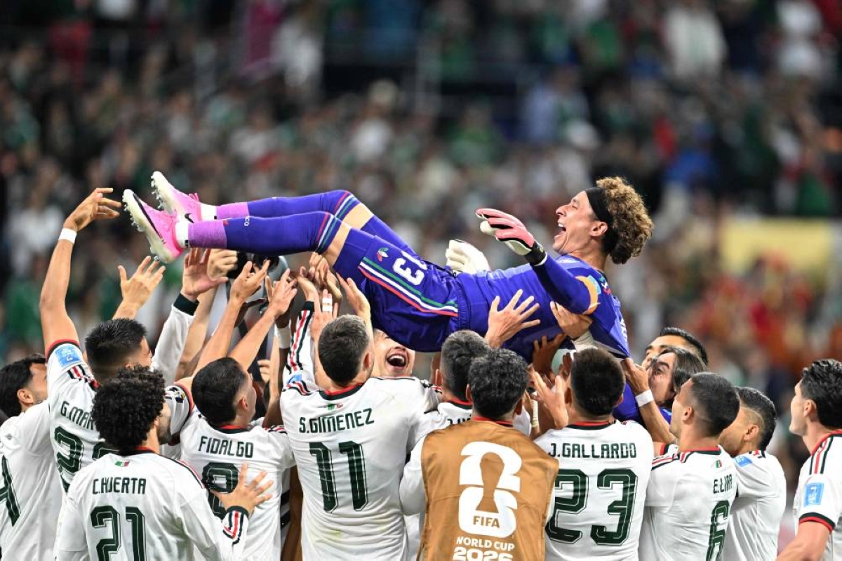 Ochoa gets perfect Azteca send-off as Mexico beat Czechs