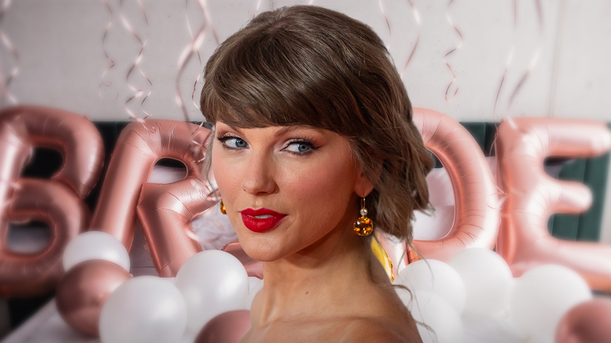 Taylor Swift Bachelorette Party Buzz Grows in Rhode Island as Girlfriends Arrive