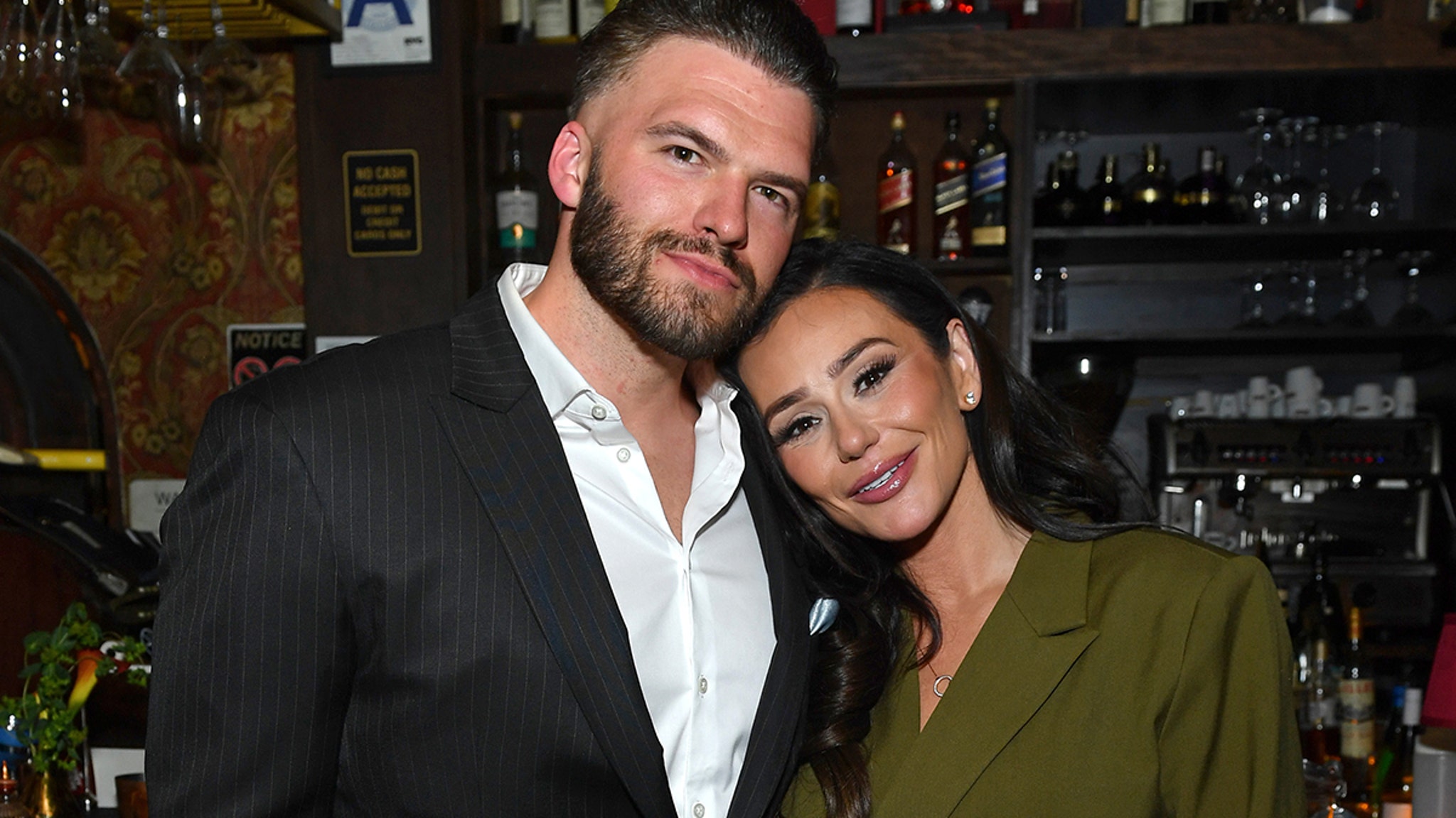 ‘Jersey Shore’ Star Jenni ‘JWoww’ Farley Marries Wrestler Zack Carpinello