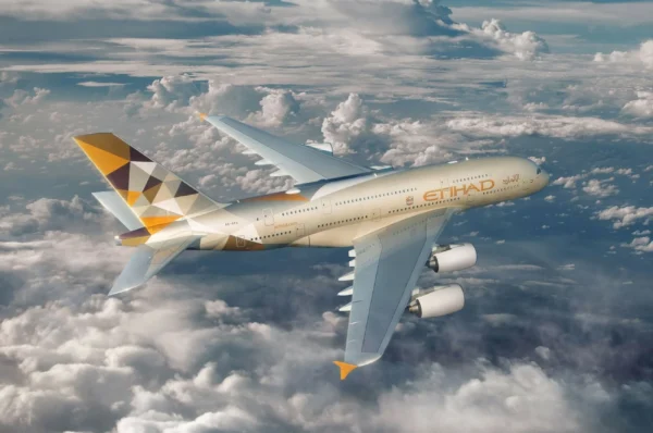 Etihad Airways marks 20 years of flying to France