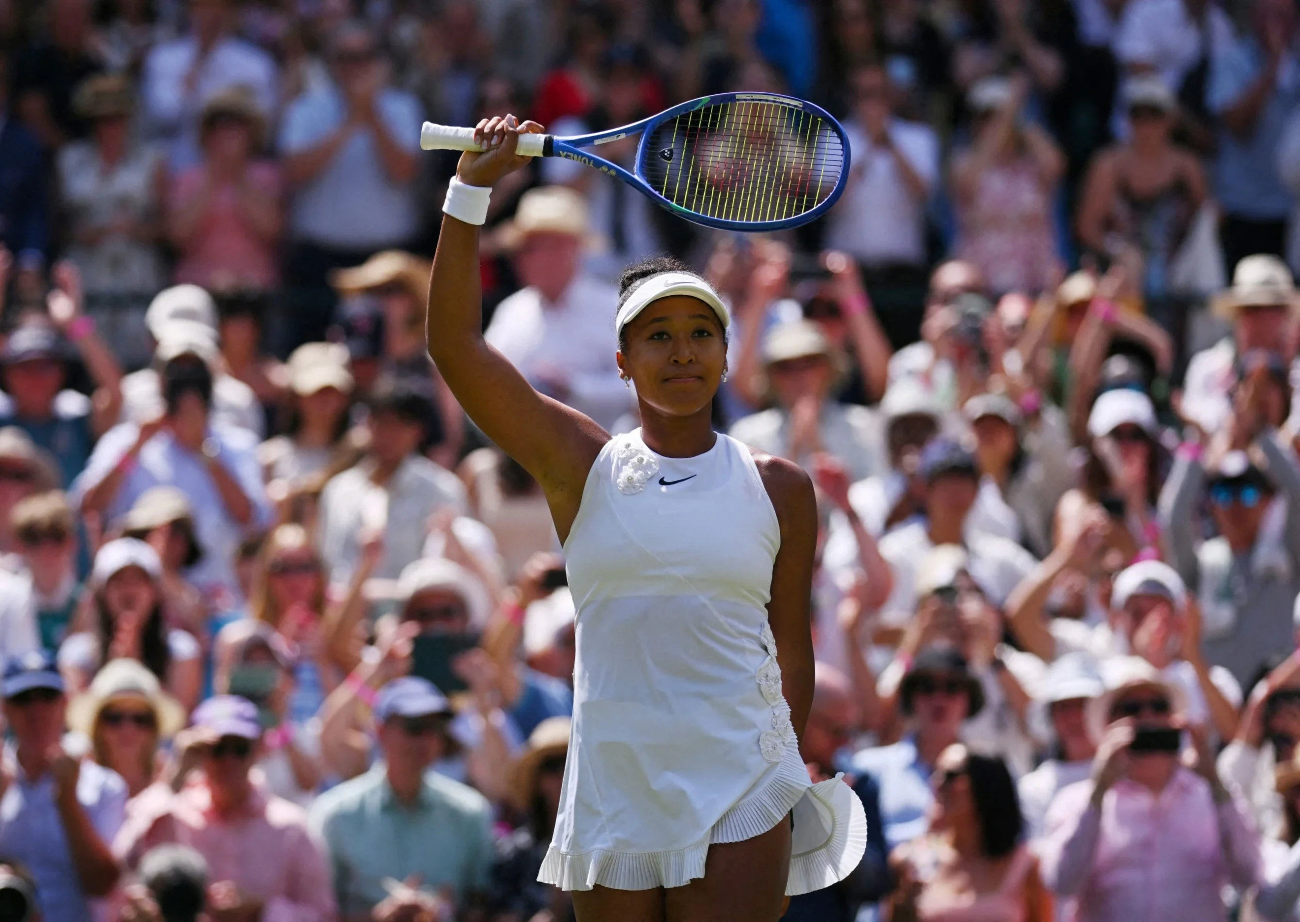 Naomi Osaka gets win at Wimbledon after she gives young d…