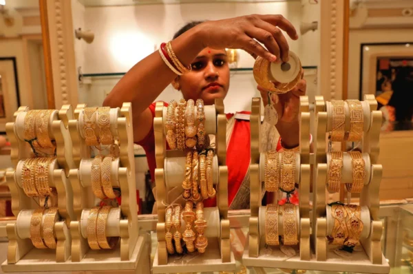 Gold recovers from two-week low