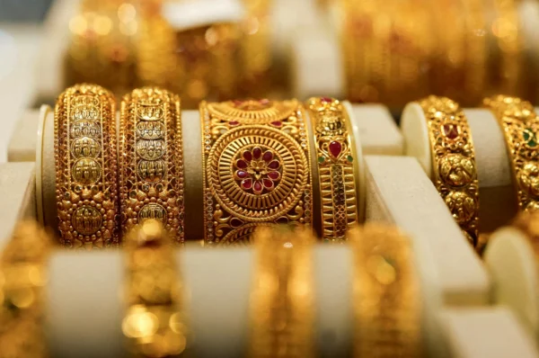 Gold on track for biggest weekly loss in six