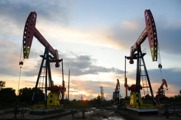 Oil prices rise, Brent reaches $84.93 barrel
