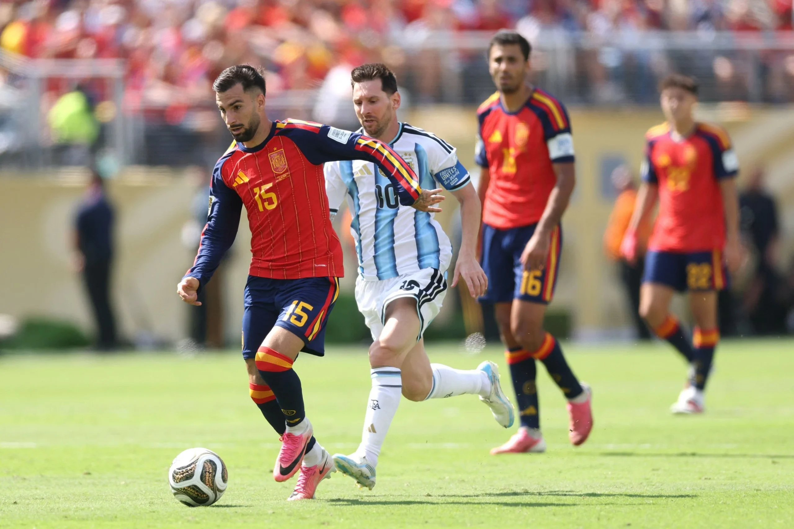 Goalless at half-time despite Spain’s edge over Argentina…