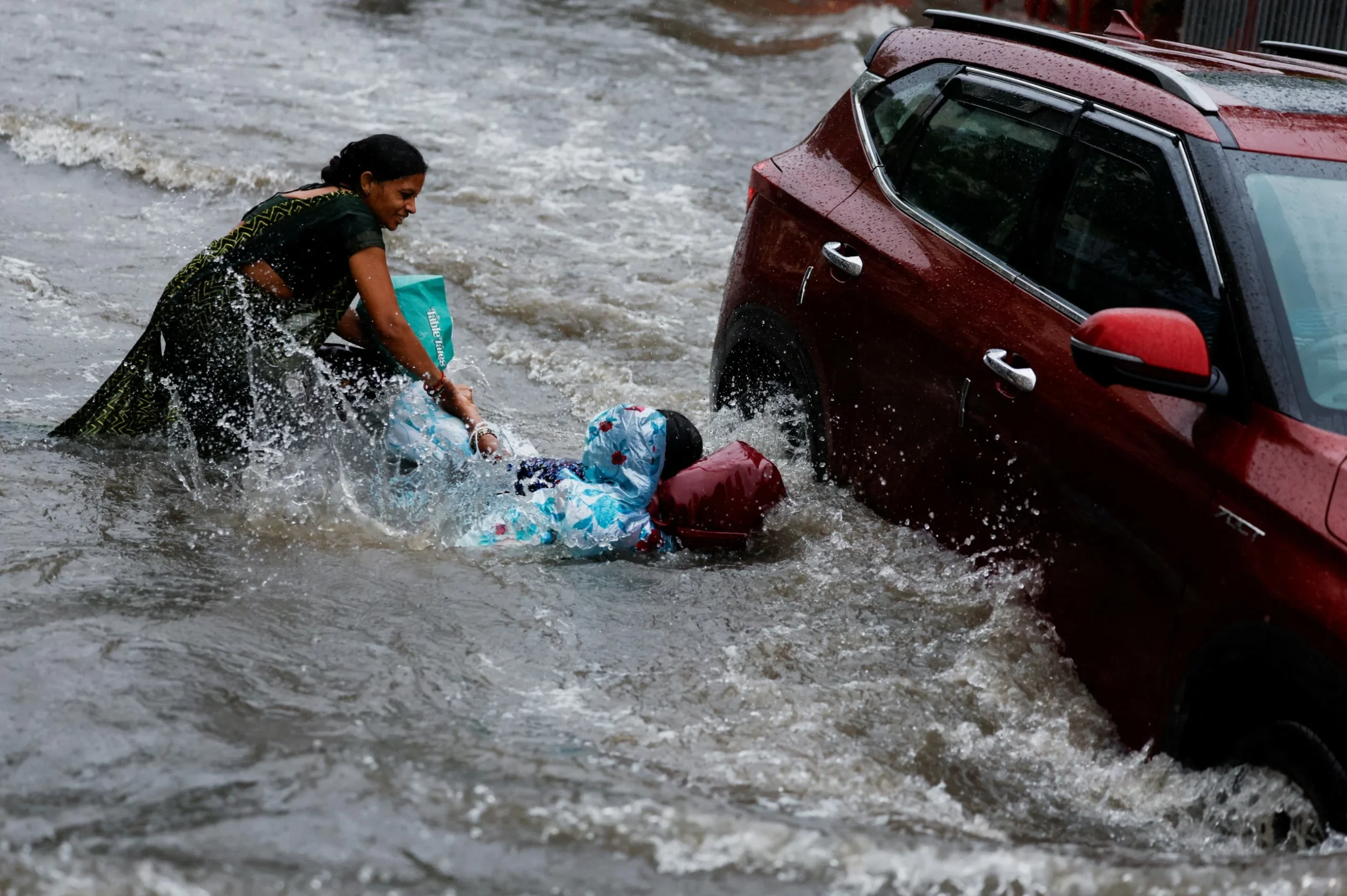 Heavy rain and flooding kills 82 across India, Pakistan a…