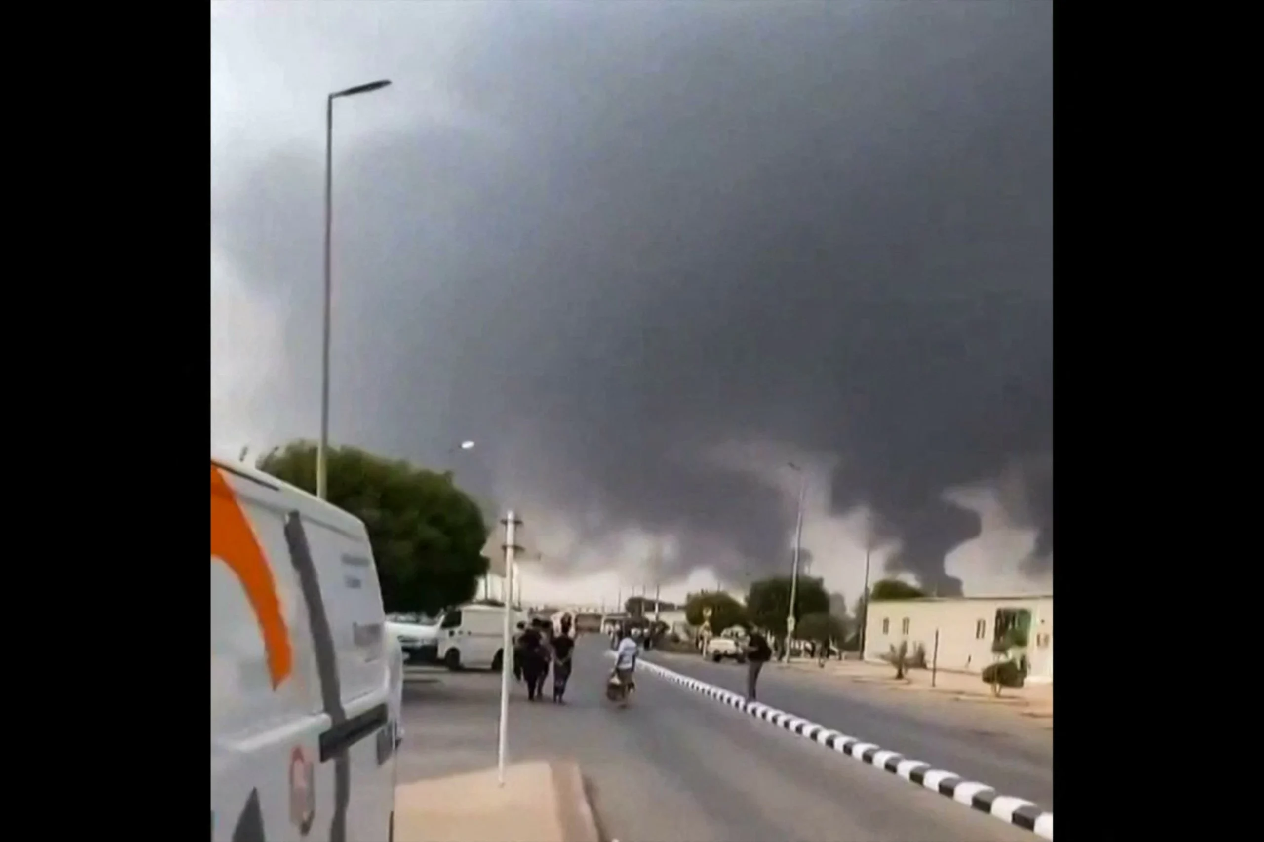Houthis hit Saudi oil sites; no US strike on Iran for fir…
