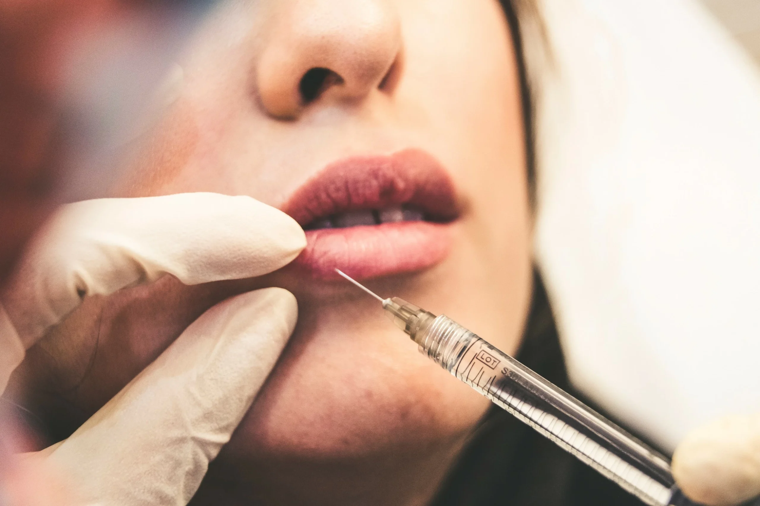 Woman gets facial burns during beauty treatment, Dubai co…