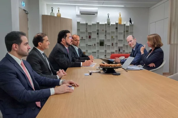 Dewa explores cooperation in France
