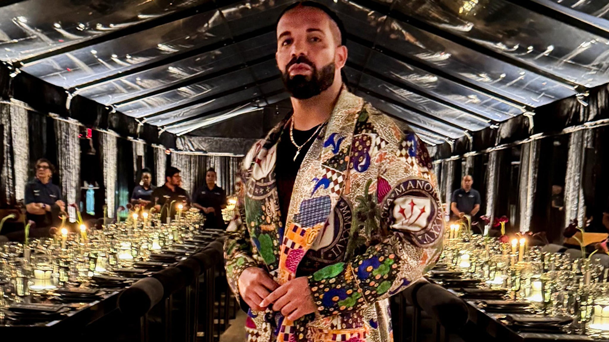 Drake Living Large, Enjoying the Summer of His Life