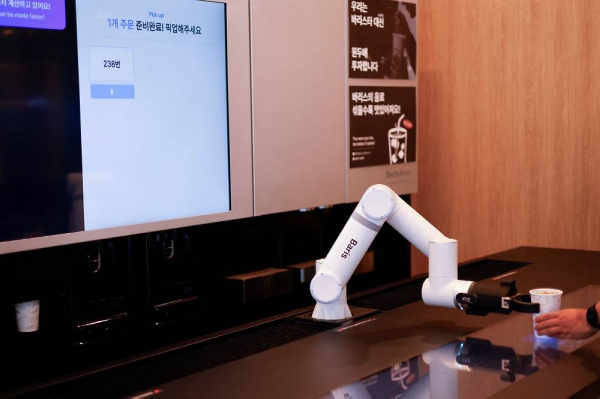 Korean shops turn to robots, self-service to escape labour woes