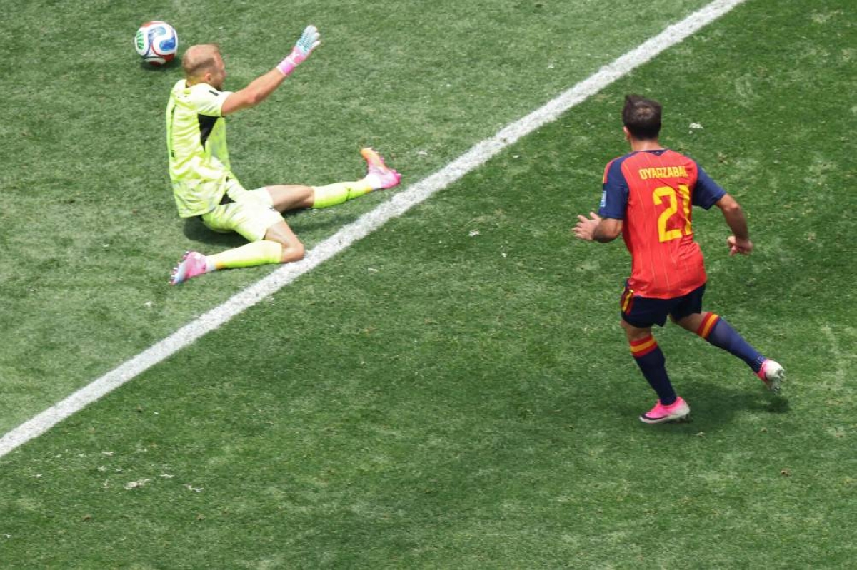 Oyarzabal nets two as Spain roll past Austria into round of 16