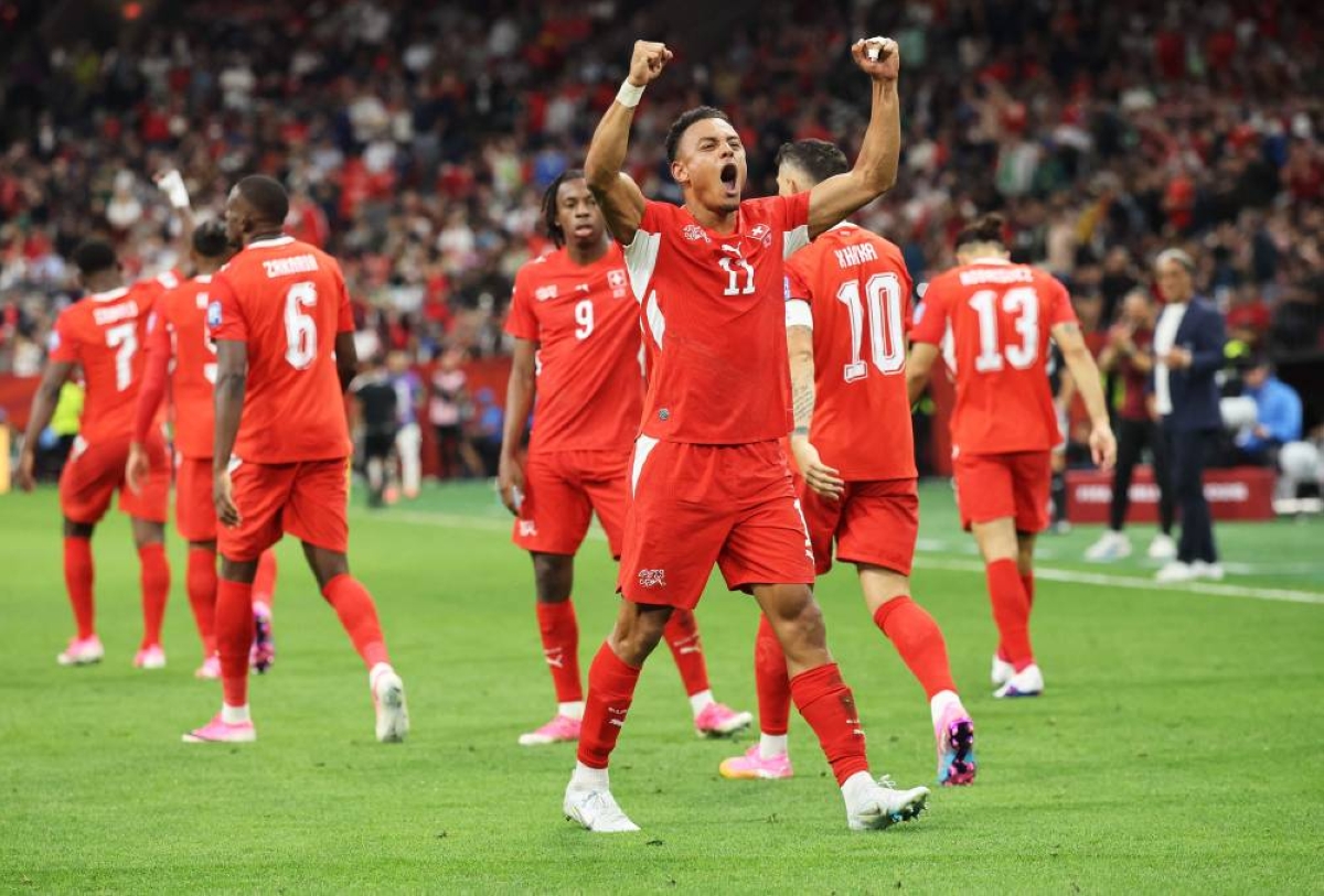 Slick Switzerland sweep past Algeria into World Cup last 16