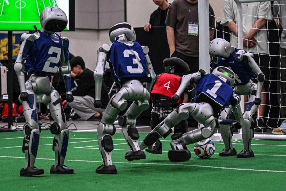 Move over, Messi! Robot footballers thrill crowds in South Korea