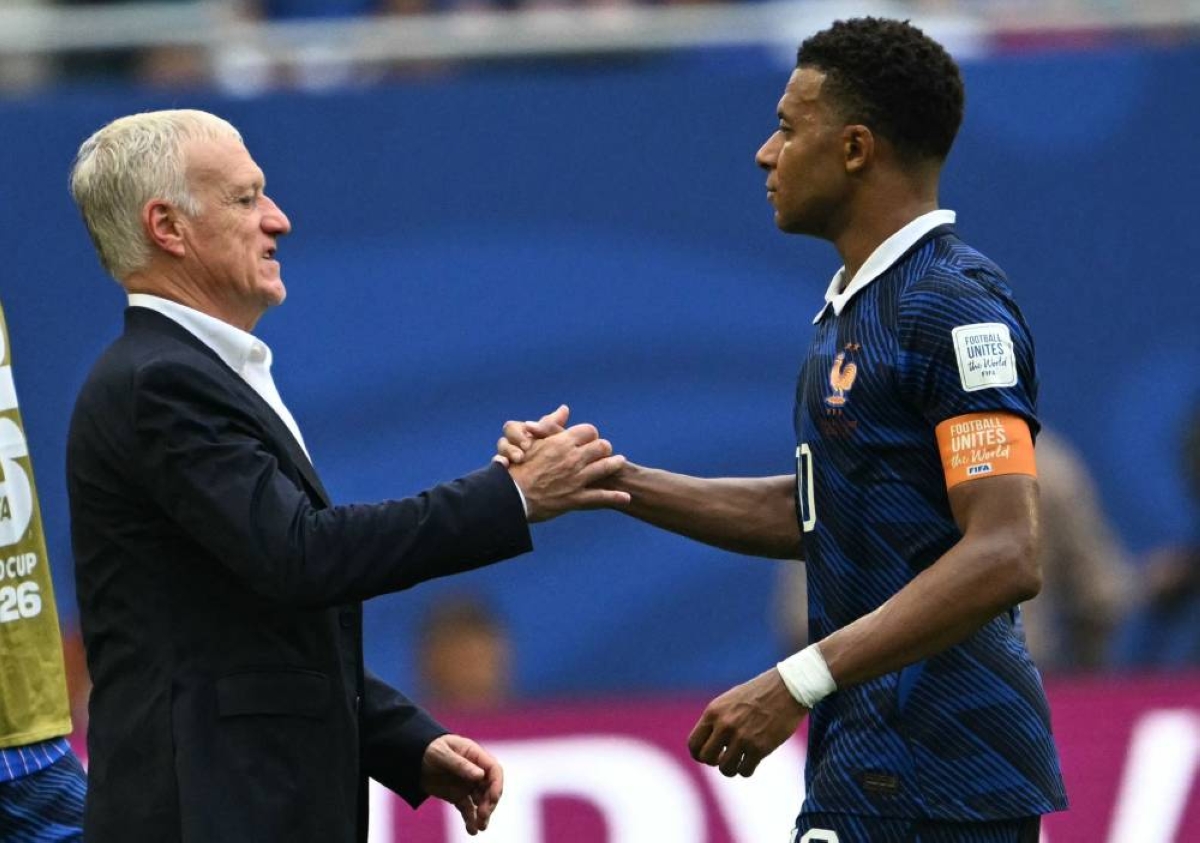Deschamps takes responsibility for unacceptable first half in last game in charge of France