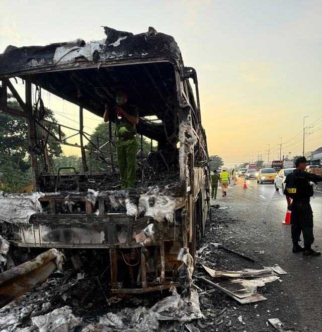 Bus crash kills 7, including 3 children, in Southern Vietnam