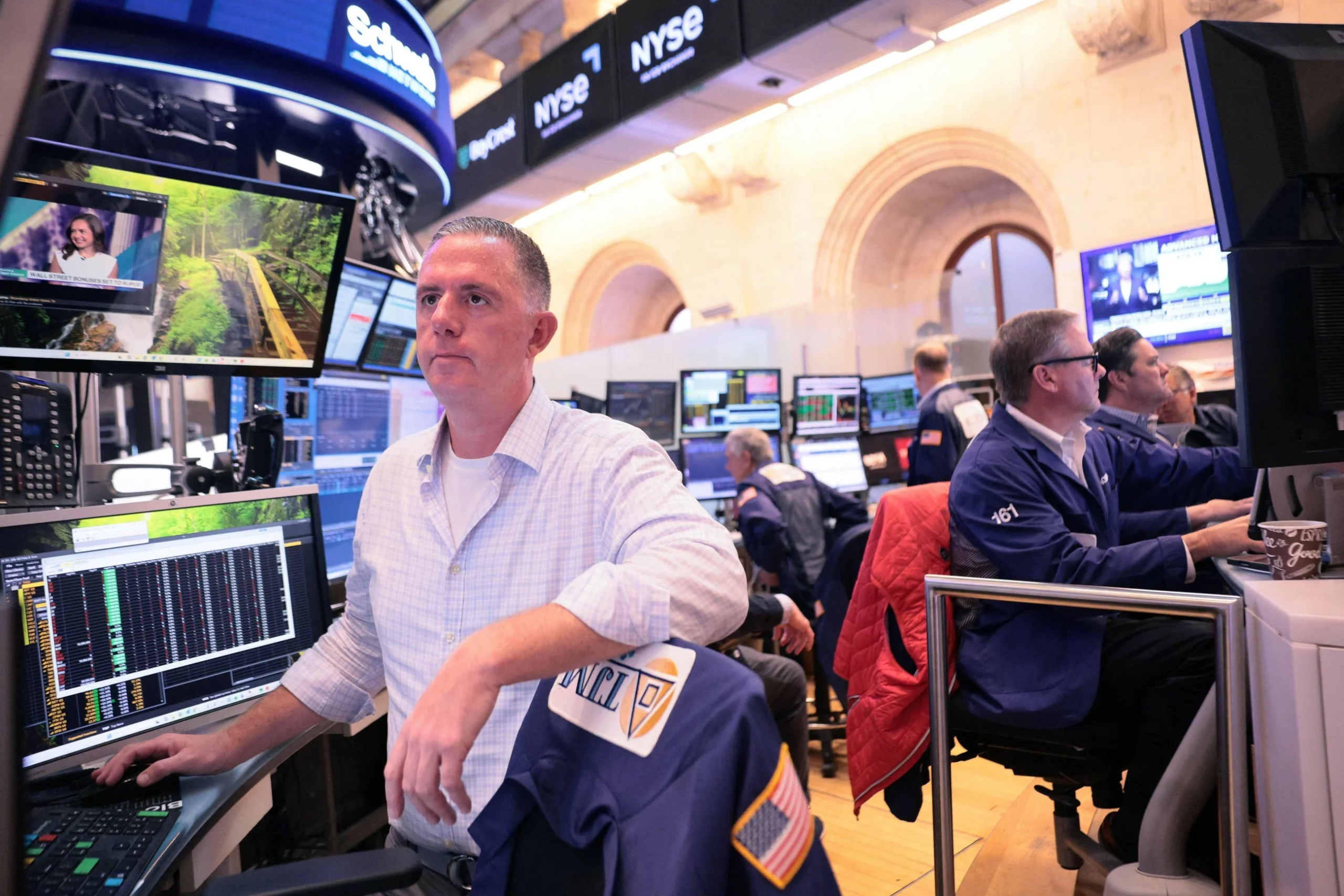 US stocks gain as surprise payrolls fall quells interest …