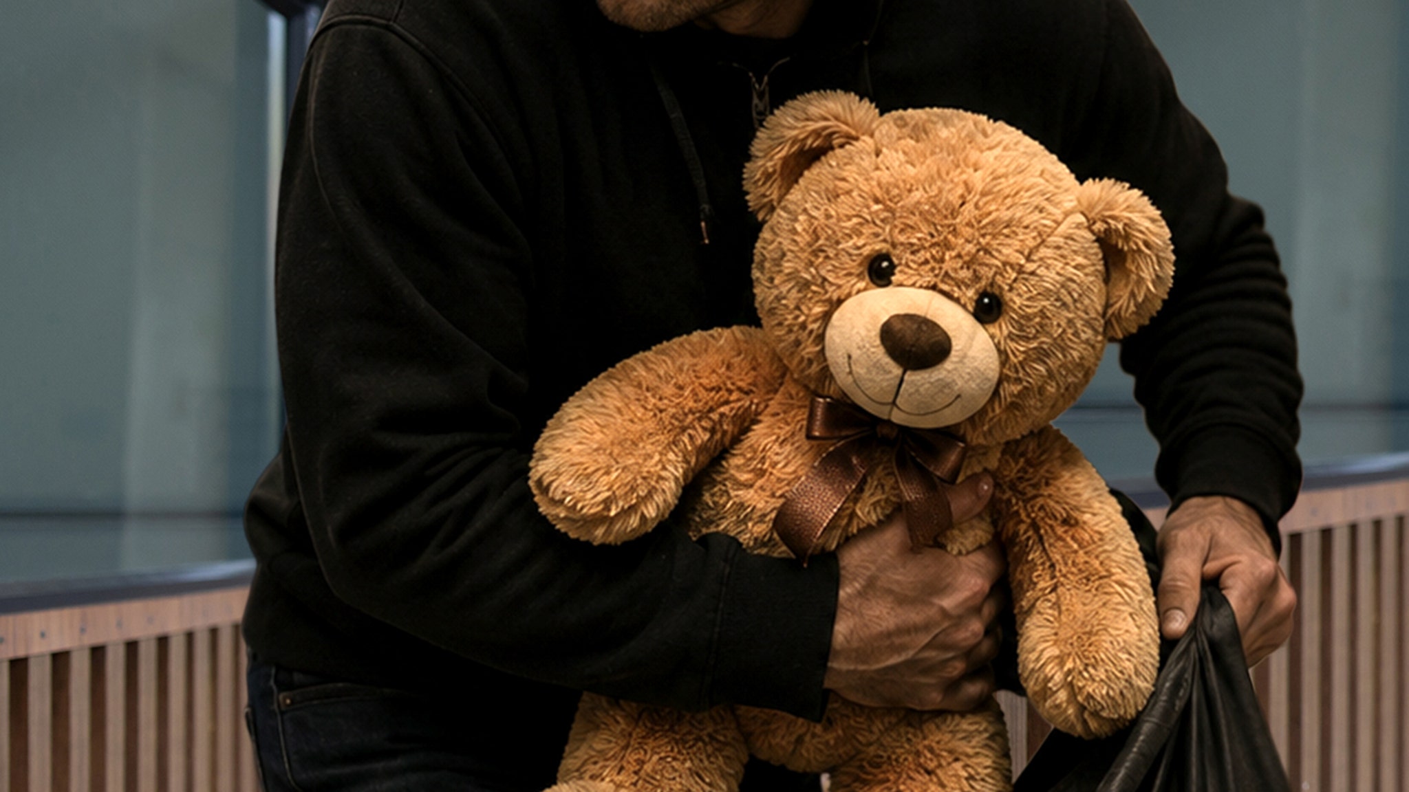 Florida Man Accused of Stealing Teddy Bear With Child’s Ashes, Cyberstalking Ex